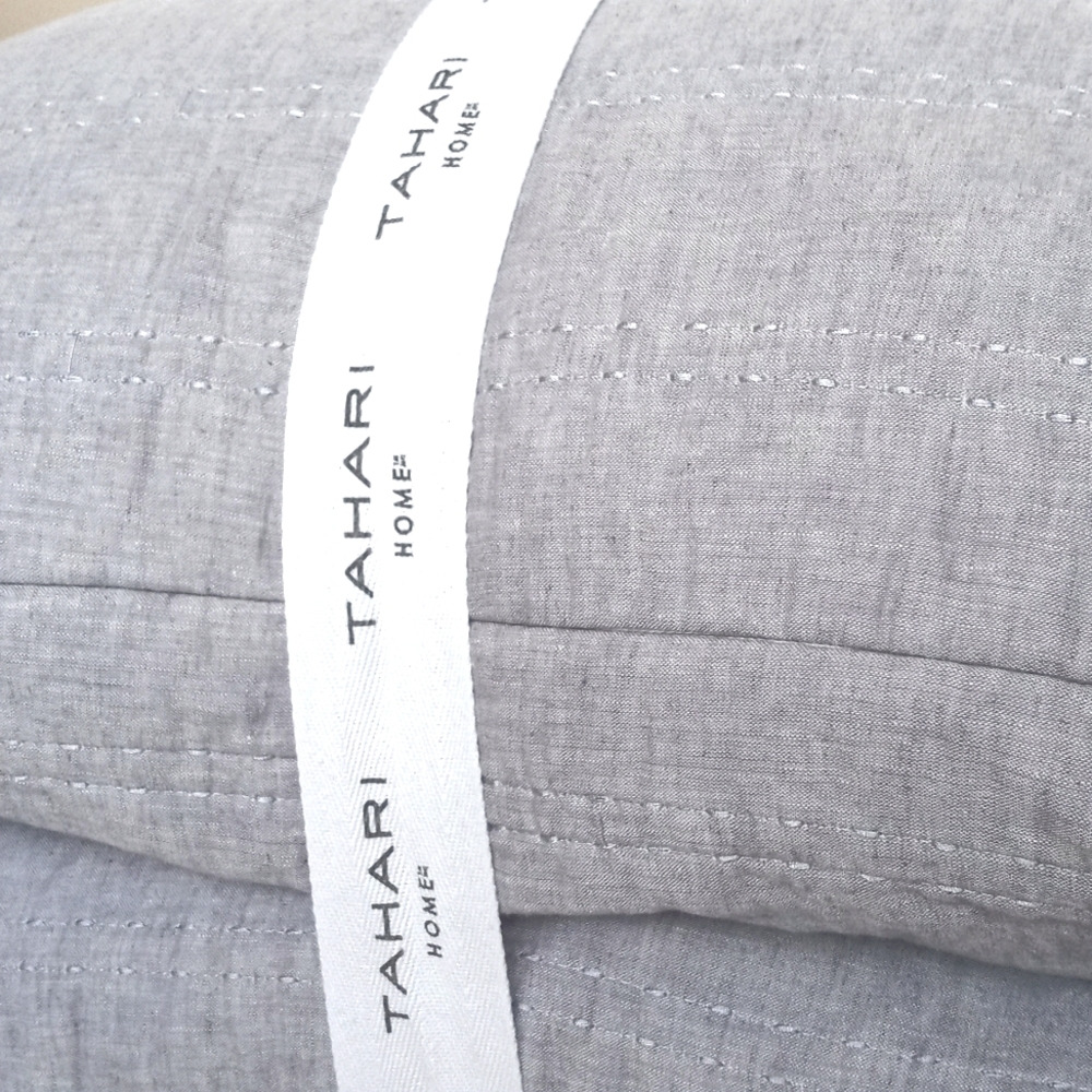 *Relisted* Tahari Home Set of 2 Euro Pillows Shams Pillow Inserts Chambray Blue - Picture 6 of 8